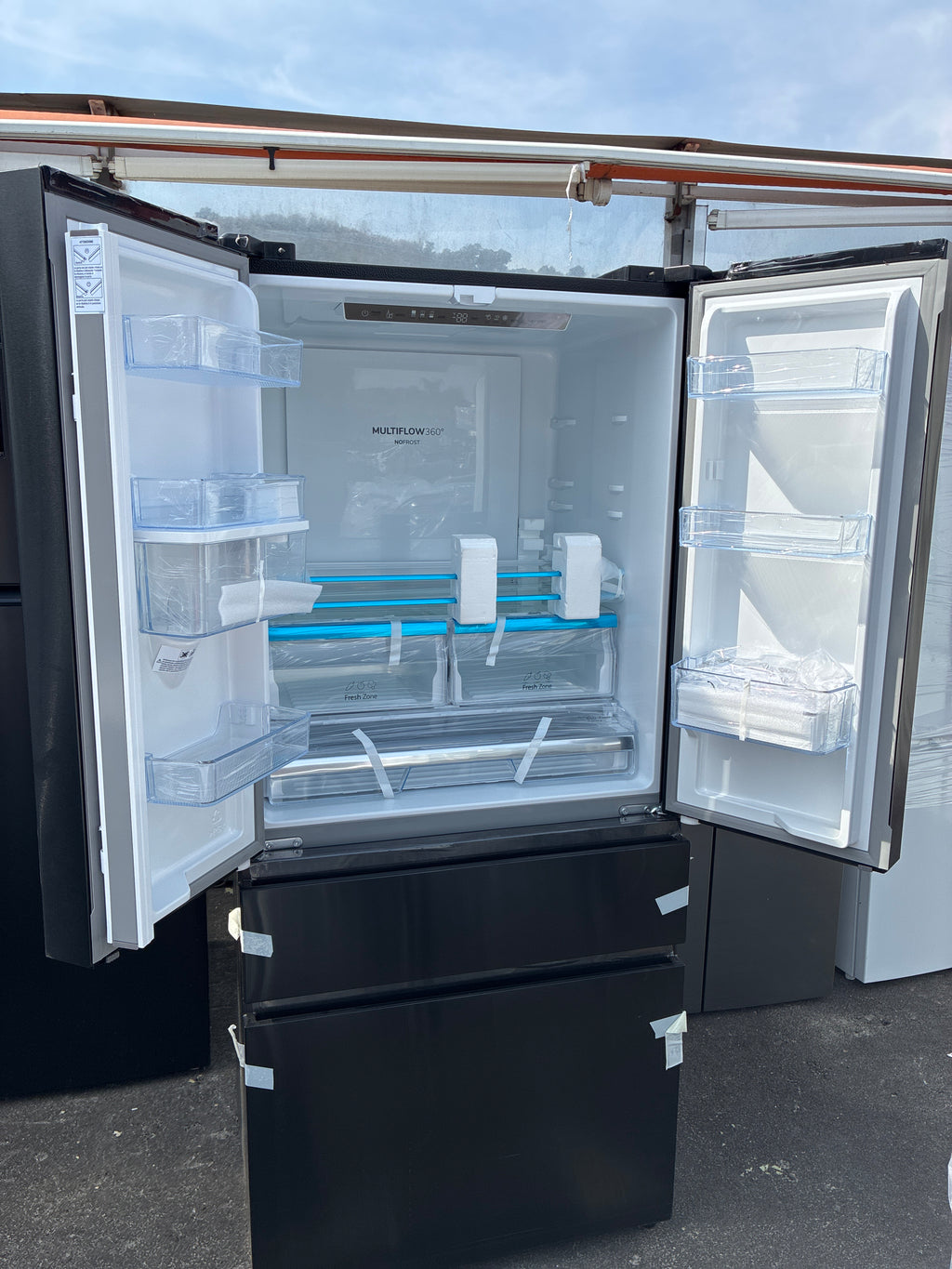 Frigorifero combinato, Electroline total no Frost Nuovo con lieve difetto estetico ￼