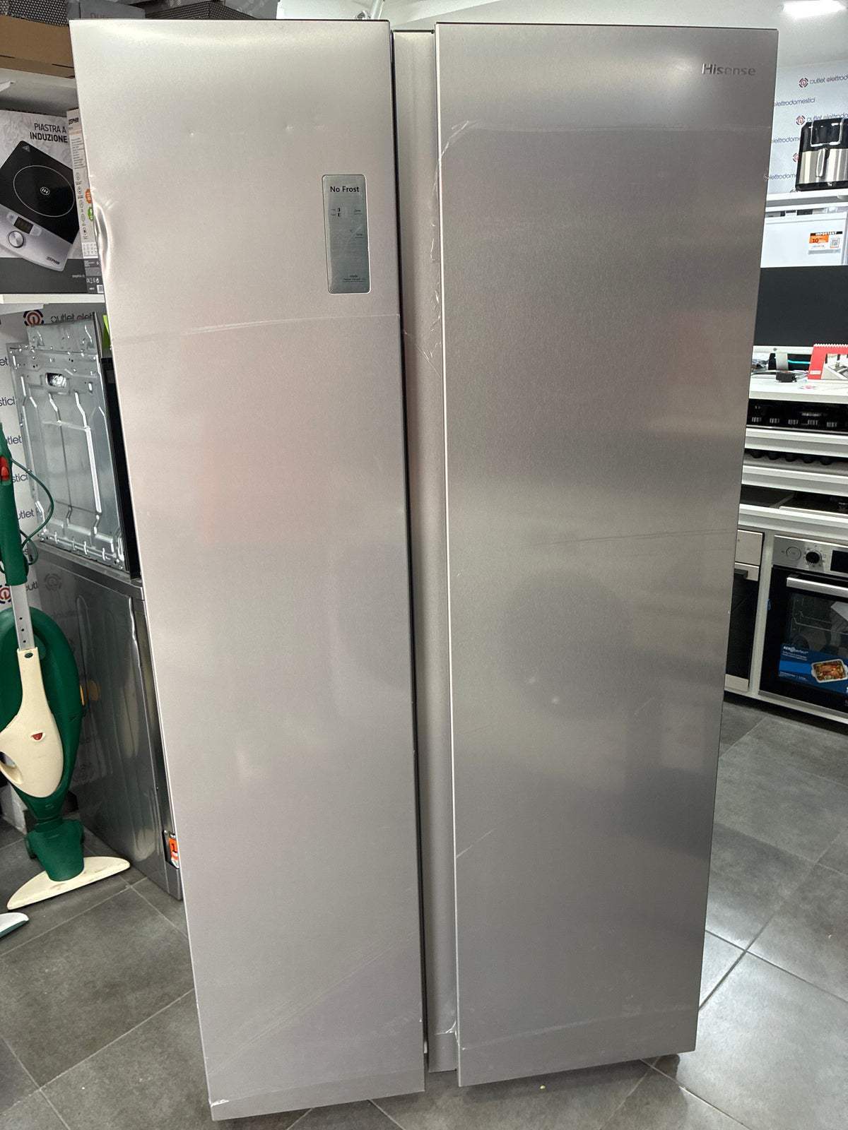 Frigorifero Hisense side By side total no Frost  nuovo lieve con difetto estetico ￼