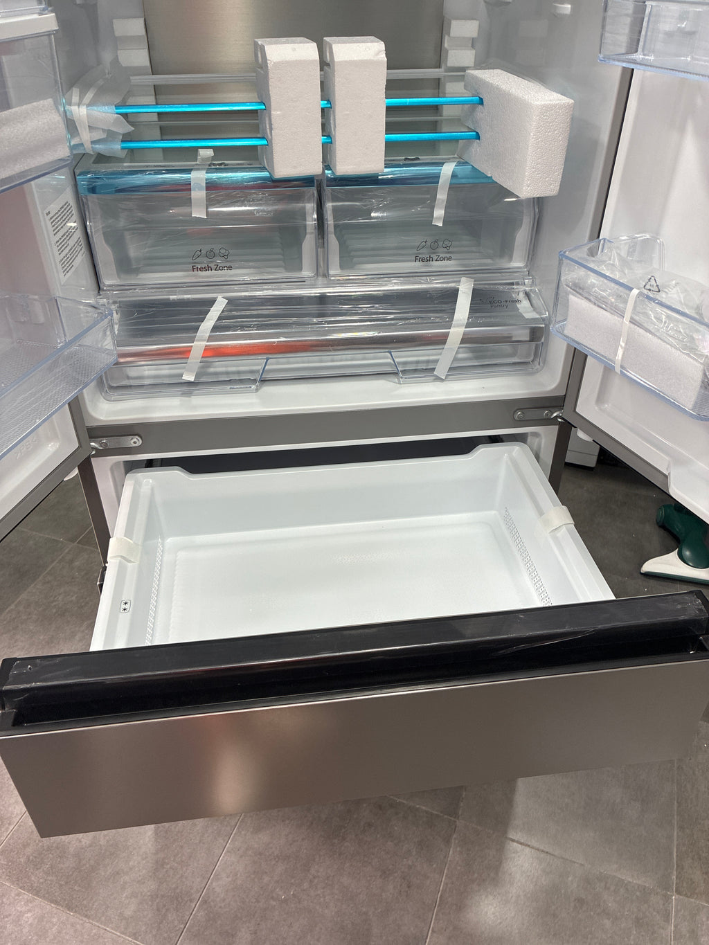 Frigorifero french Door Hisense total no Frost nuovo con lieve difetto estetico
