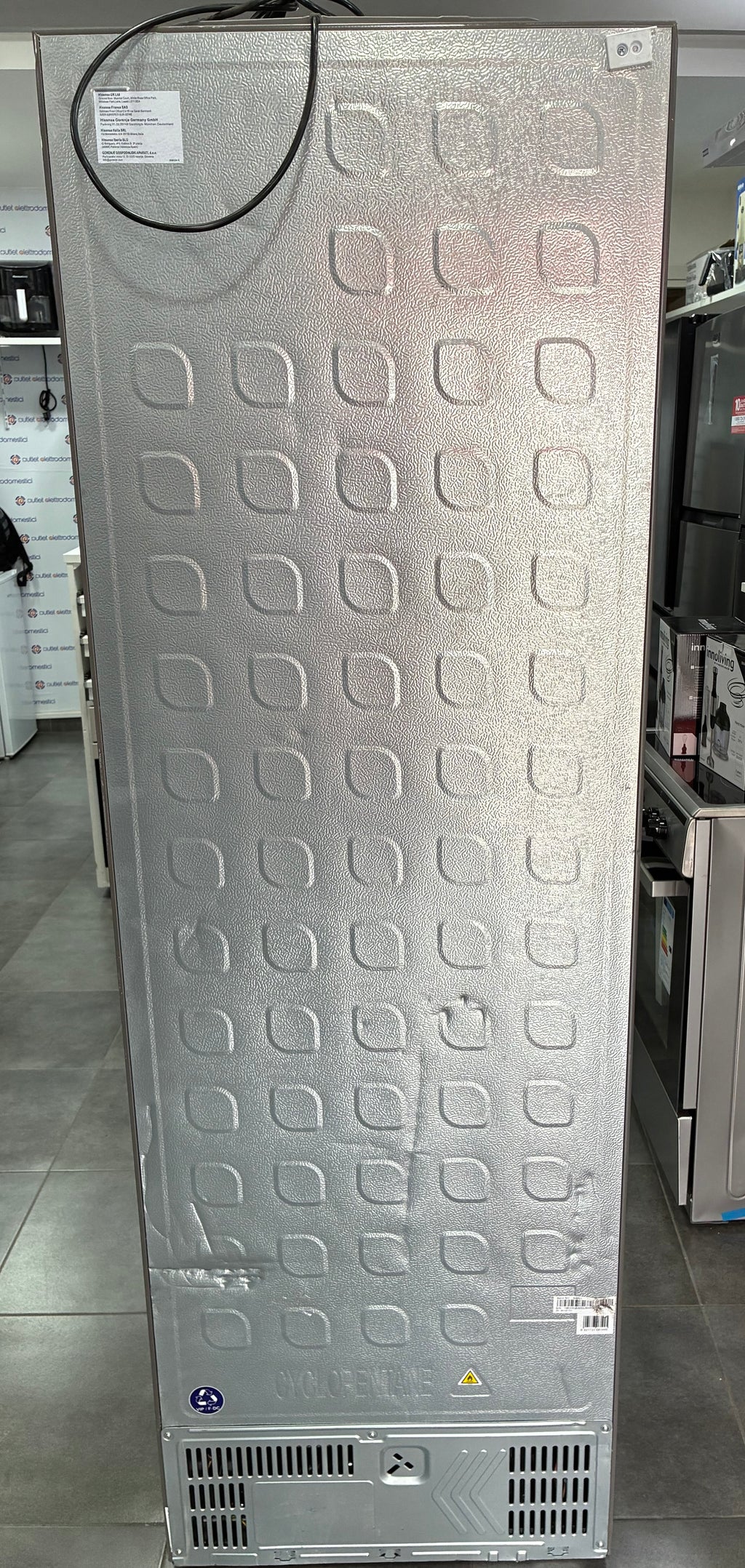 Frigorifero combinato,hisense total no Frost inox nuovo con lieve difetto estetico ￼
