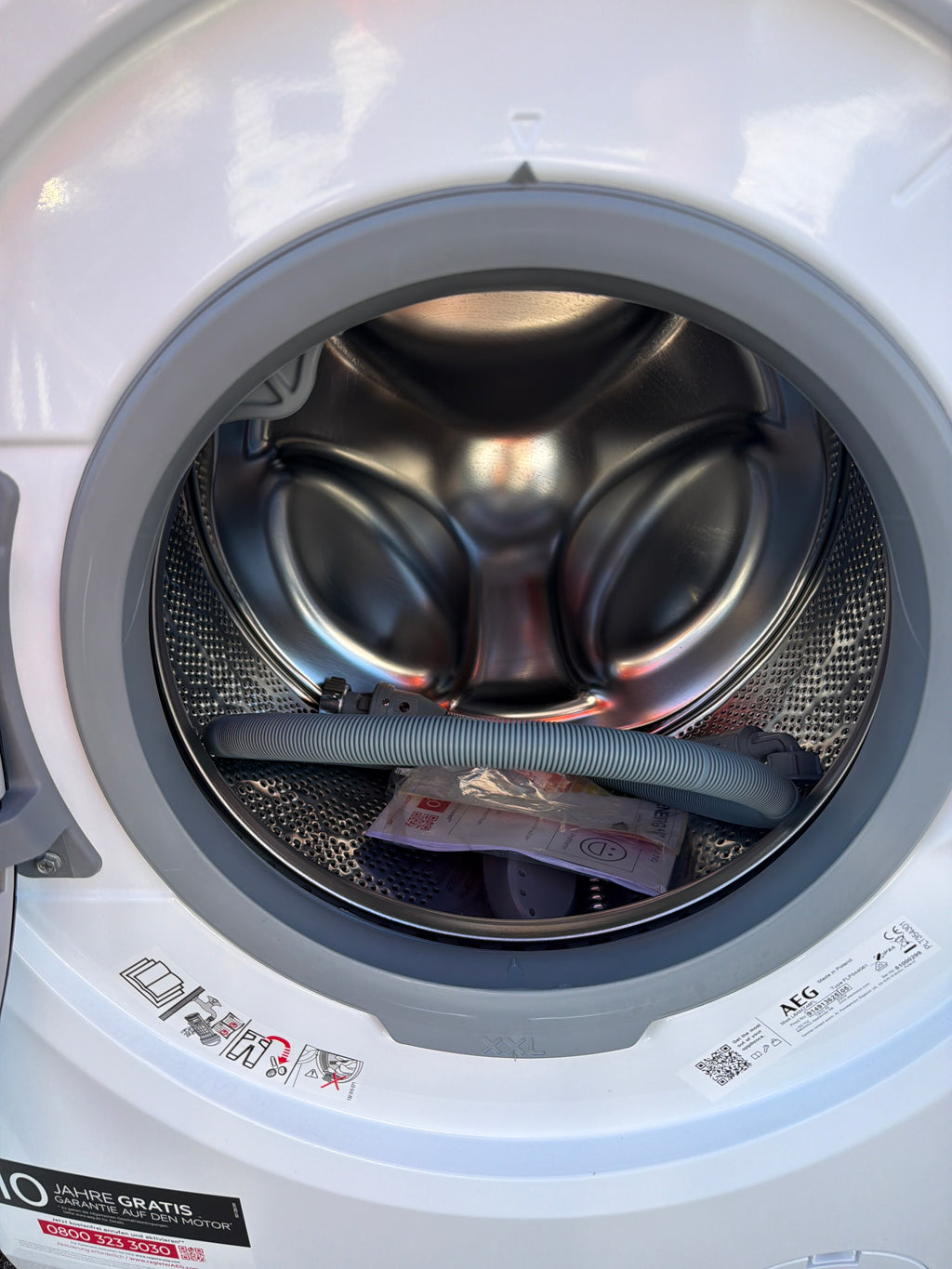 Lavatrice AEG 8kg Nuova con Lieve Difetto Estetico