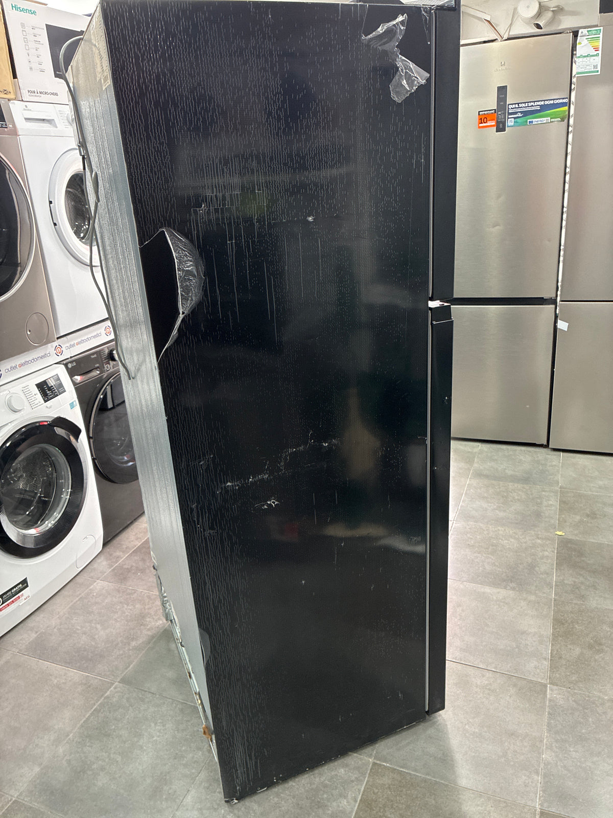 Frigorifero Electro combinato totol no Frost, total black nuovo con lieve difetto estetico