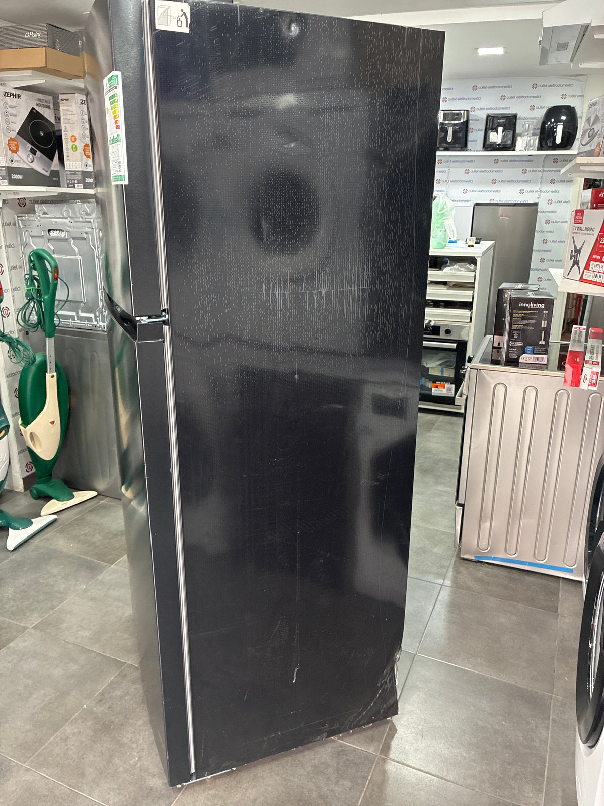 Frigorifero Electro combinato totol no Frost, total black nuovo con lieve difetto estetico