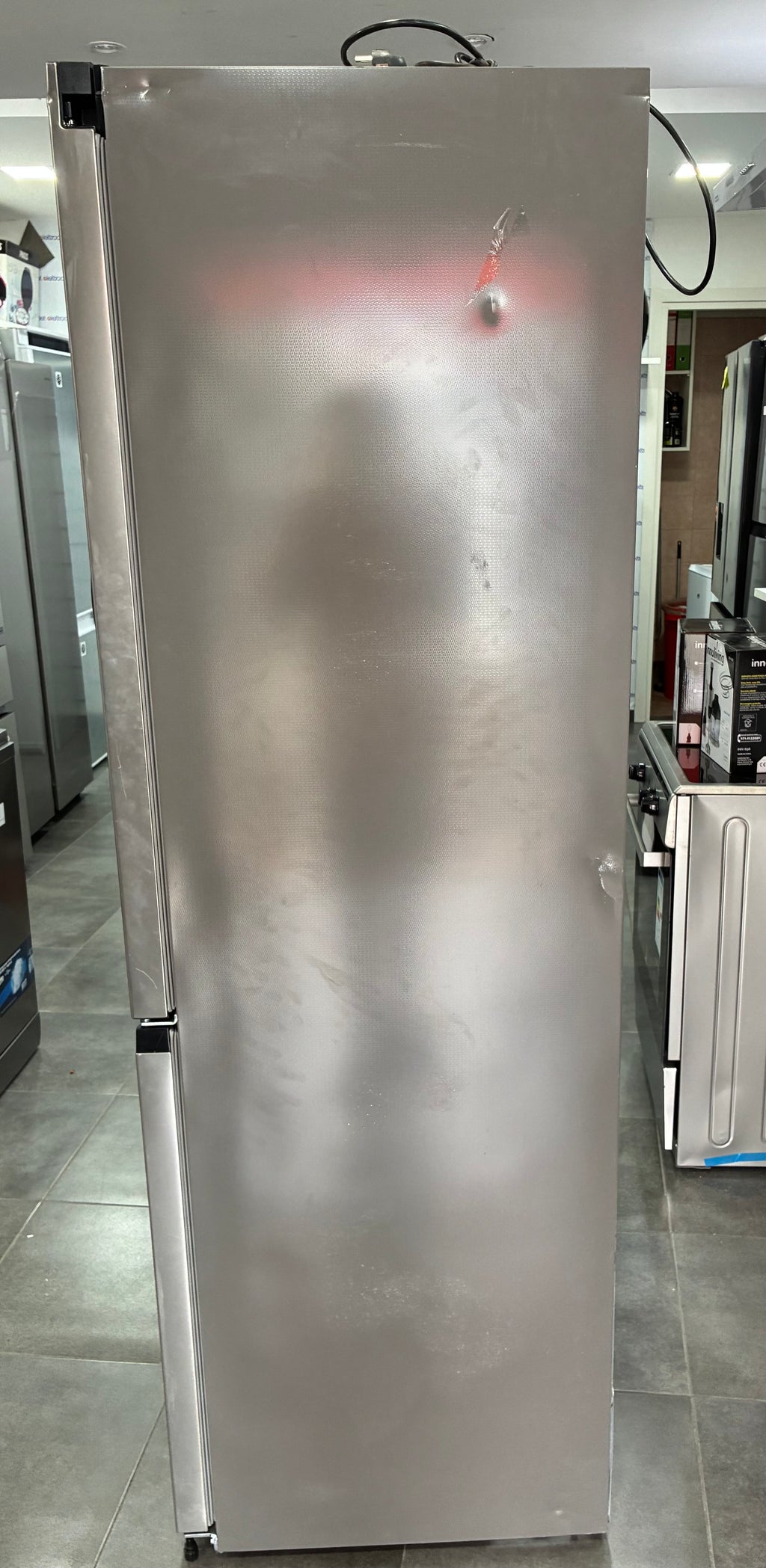Frigorifero combinato,hisense total no Frost inox nuovo con lieve difetto estetico ￼