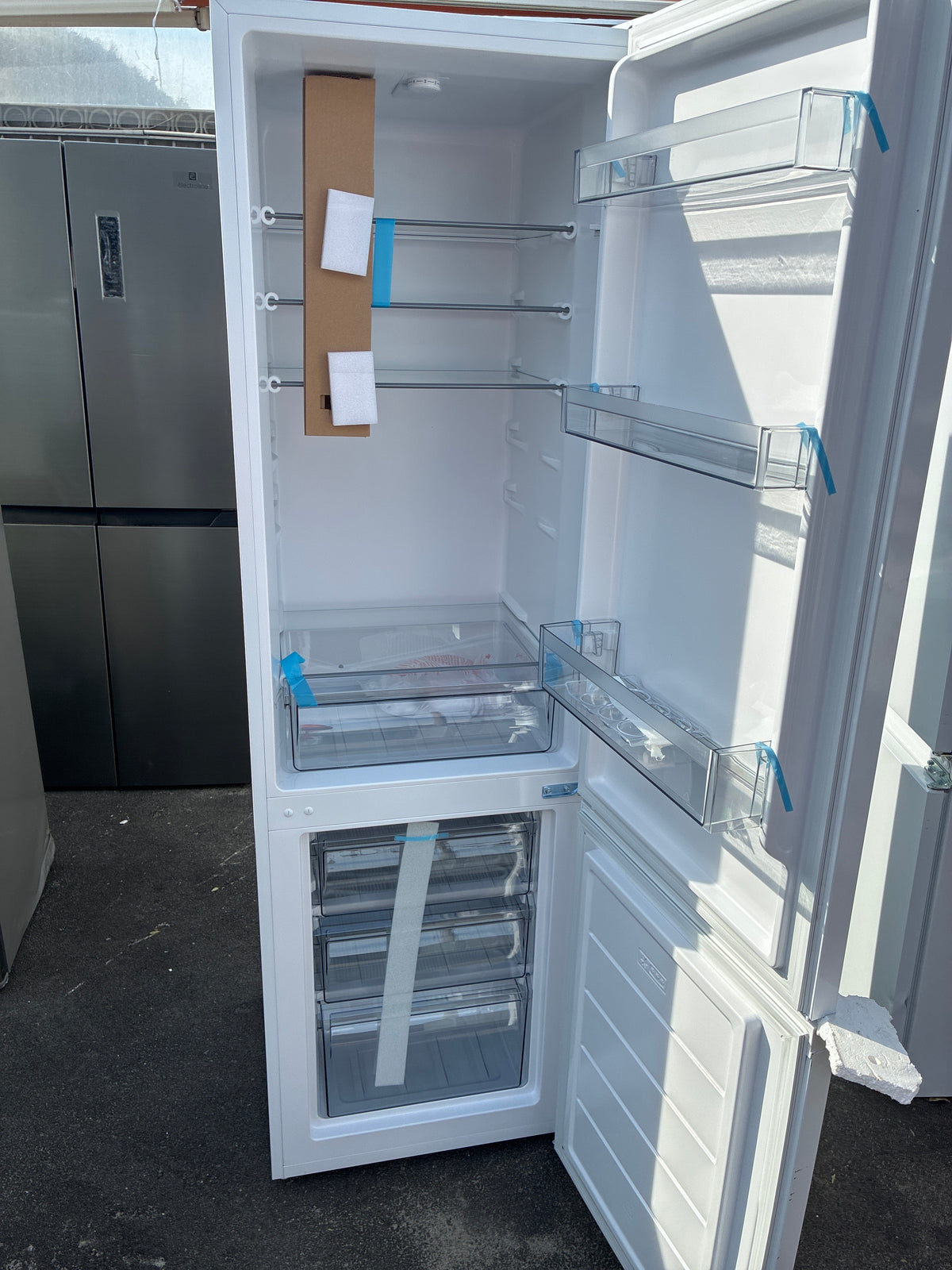 Frigorifero combinato Electroline ￼ Nuovo con lieve difetto estetico