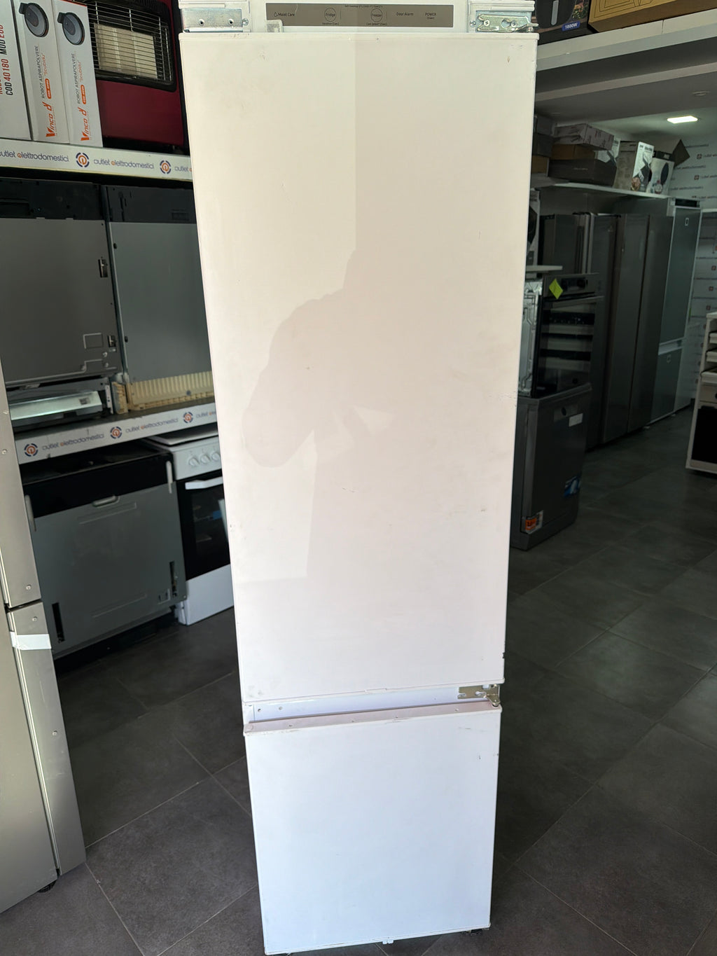 Frigorifero Samsung 1.94 da Incasso Nuovo con Lieve difetto Estetico
