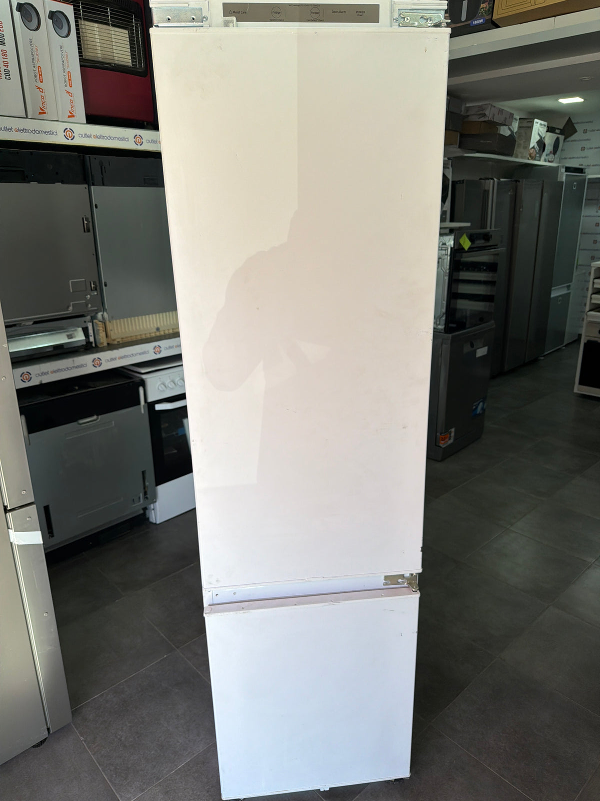 Frigorifero Samsung 1.94 da Incasso Nuovo con Lieve difetto Estetico