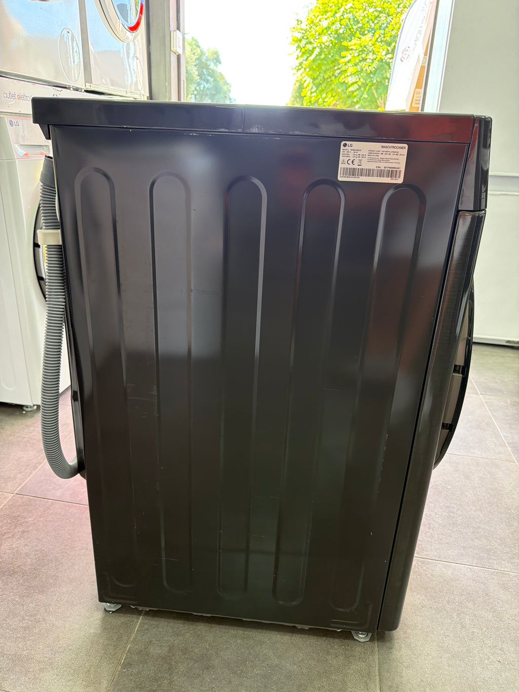Lavasciuga LG 9/6kg Nuova con Lieve difetto Estetico