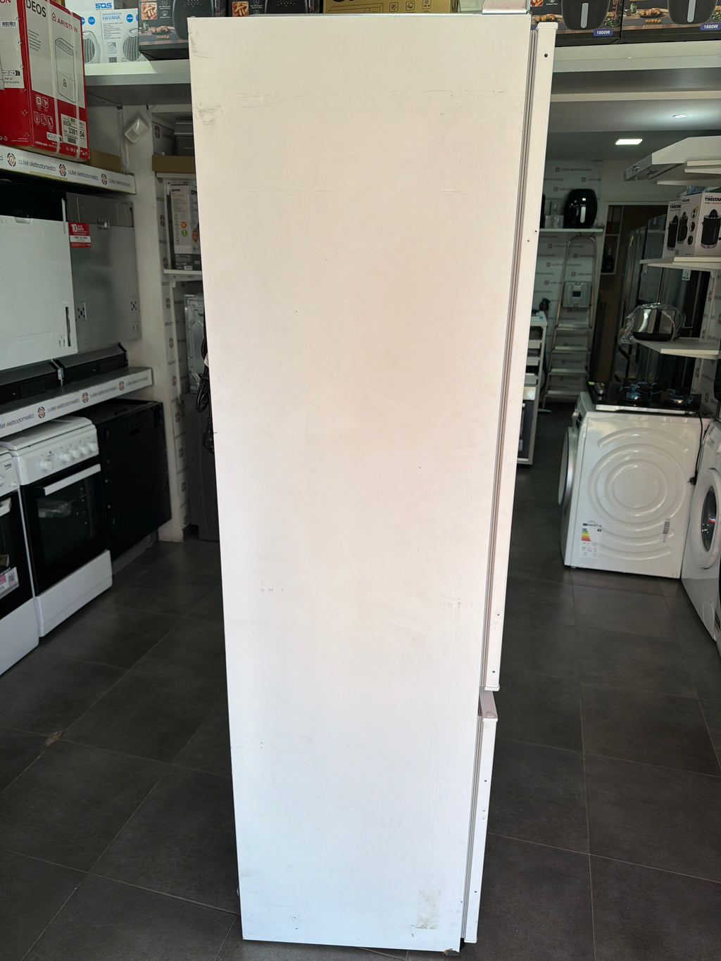 Frigorifero Samsung 1.94 da Incasso Nuovo con Lieve difetto Estetico