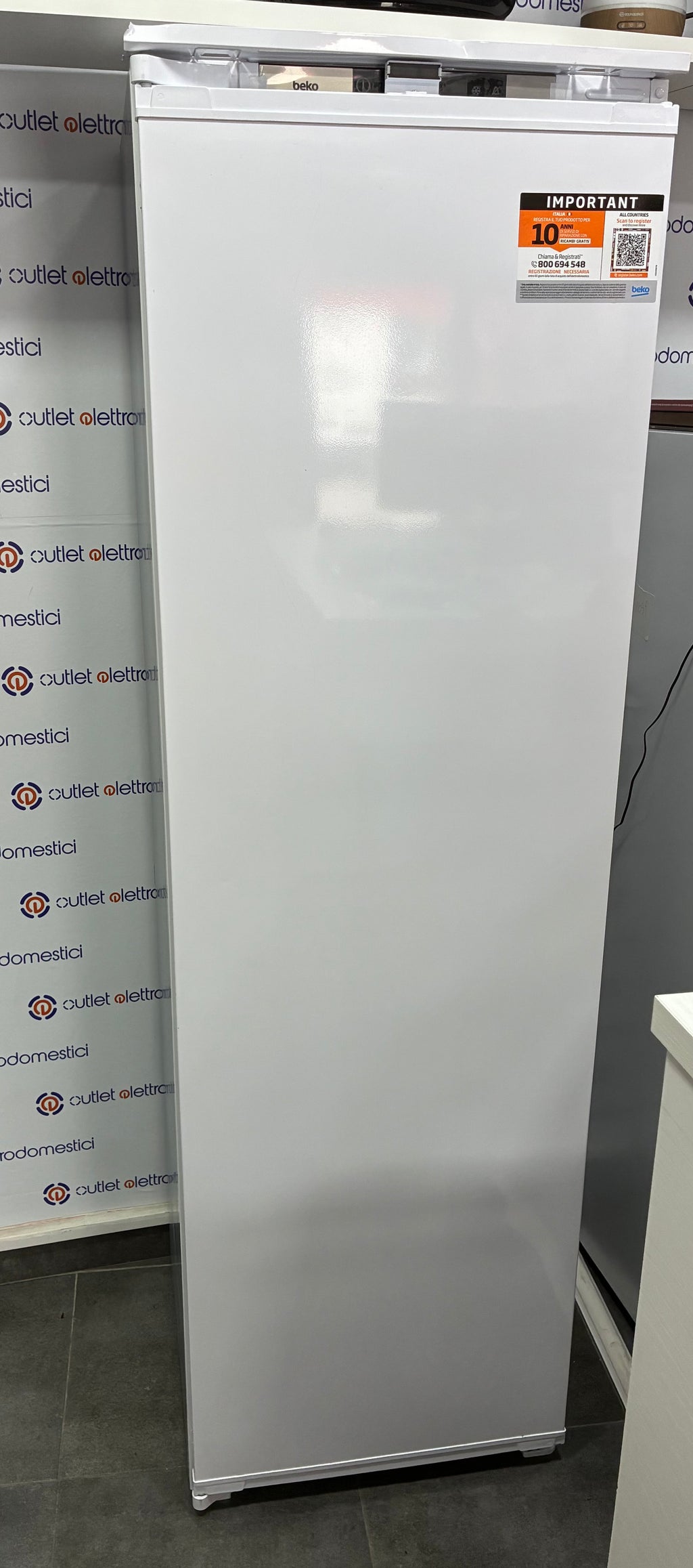 Congelatore verticale da incasso, beko Total no frost nuovo con lieve difetto estetico ￼