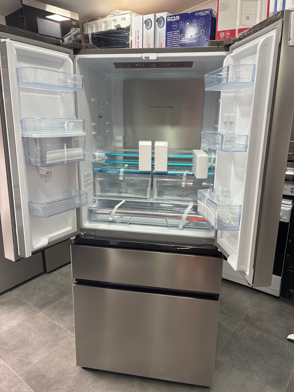 Frigorifero french Door Hisense total no Frost nuovo con lieve difetto estetico