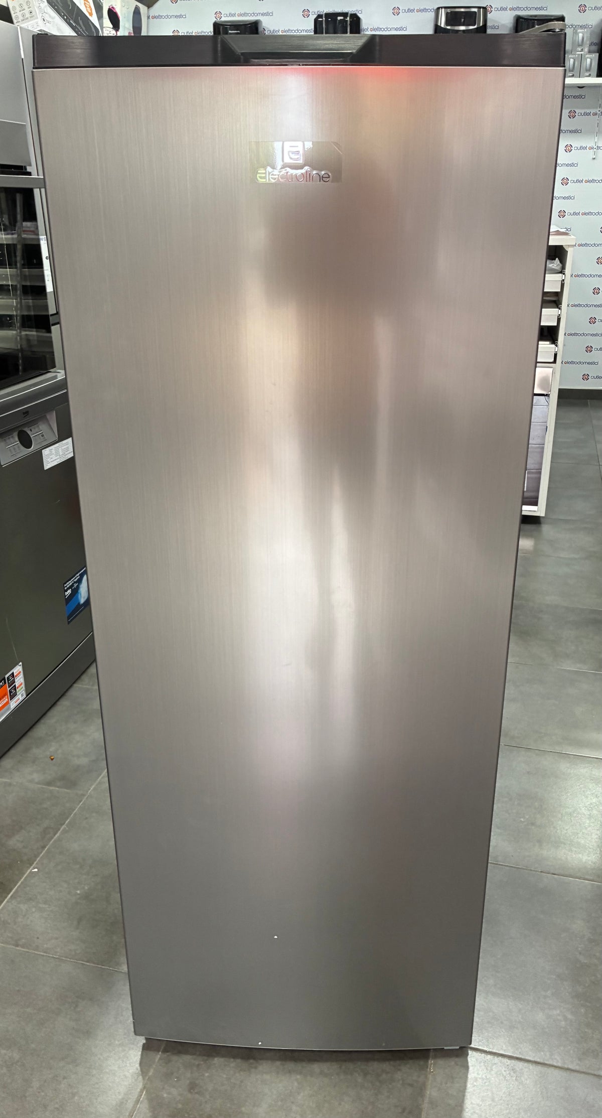 Congelatore verticale, Electroline total no Frost inox nuovo con lieve ￼difetto estetico