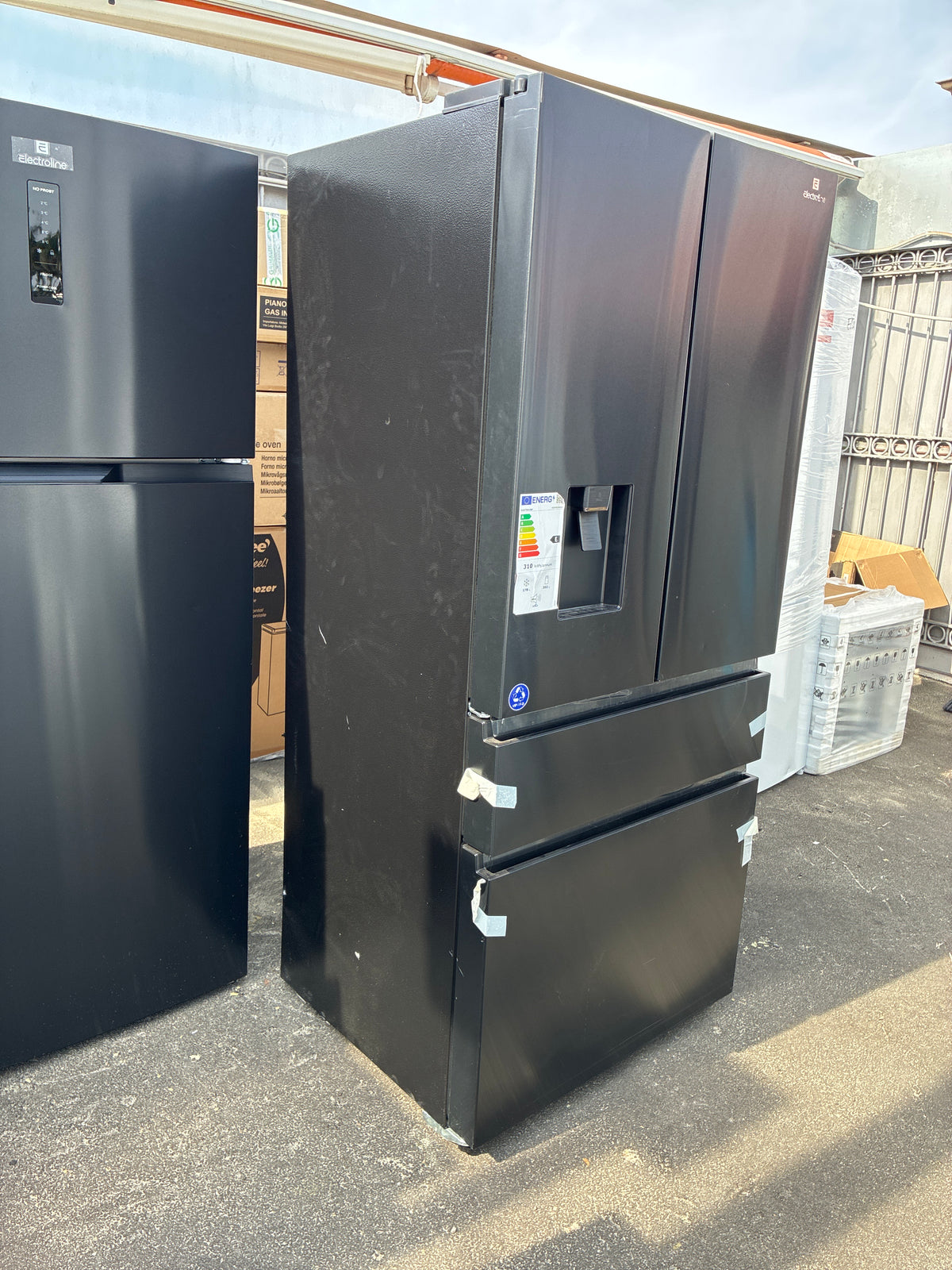 Frigorifero combinato, Electroline total no Frost Nuovo con lieve difetto estetico ￼