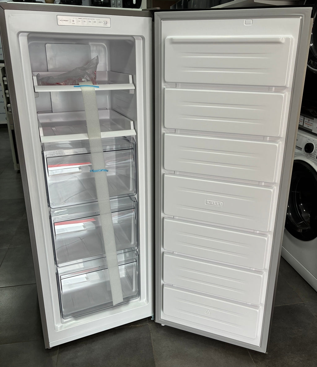 Congelatore verticale, Electroline total no Frost inox nuovo con lieve ￼difetto estetico